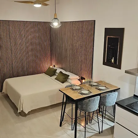Les Apartment *